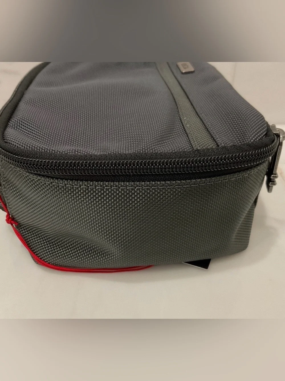 NEW TUMI Zippered CUBE TRAVEL POUCH - Cosmetic Bag - SEAL GRAY
